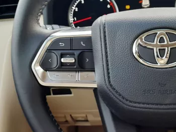 Toyota Land Cruiser 3.5L 4WD GCC Specs 2023 Model Year White Color