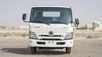 2023 HINO 300 3711 SC CHASIS 4.0L DIESEL MT – WHITE