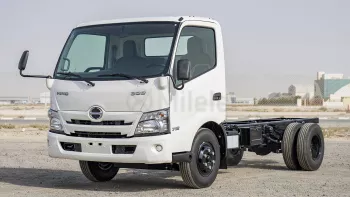 2023 HINO 300 3711 SC CHASIS 4.0L DIESEL MT – WHITE