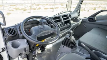 2023 HINO 300 3711 SC CHASIS 4.0L DIESEL MT – WHITE