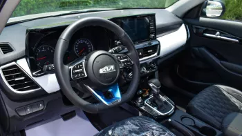 Kia Seltos 1.5L 2023 Model Year Silvre Color