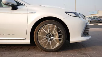 Toyota Camry GLE Hybrid 2.4L V4 2024 Model Year White Color