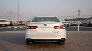 Toyota Camry GLE Hybrid 2.4L V4 2024 Model Year White Color