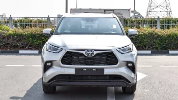Toyota Highlander Hybrid GLE 2.5L V4 2023 Model Year Silver Color