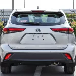 Toyota Highlander Hybrid GLE 2.5L V4 2023 Model Year Silver Color - Thumbnail 5