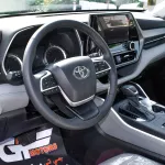 Toyota Highlander Hybrid GLE 2.5L V4 2023 Model Year Silver Color - Thumbnail 13