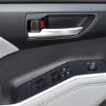 Toyota Highlander Hybrid GLE 2.5L V4 2023 Model Year Silver Color - Thumbnail 11