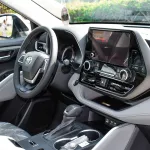 Toyota Highlander Hybrid GLE 2.5L V4 2023 Model Year Silver Color - Thumbnail 23