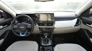 Kia Seltos 1.5L V4 FWD 2023 Model Year Blue Color