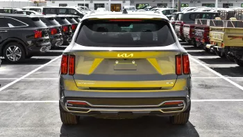 Kia Sorento Hybrid 1.6L V4 FWD 2023 Model Year Silver Color