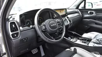 Kia Sorento Hybrid 1.6L V4 FWD 2023 Model Year Silver Color