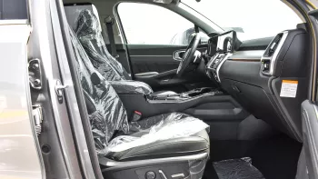 Kia Sorento Hybrid 1.6L V4 FWD 2023 Model Year Silver Color