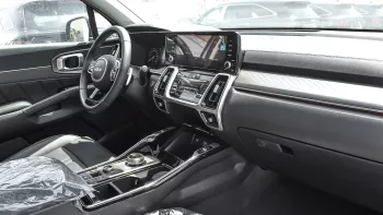 Kia Sorento Hybrid 1.6L V4 FWD 2023 Model Year Silver Color