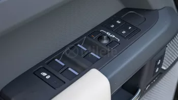 2023 LAND ROVER DEFENDER 130 X-DYNAMIC SE P400 3.0L PETROL AT AWD – SANTORINI BLACK
