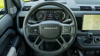 2023 LAND ROVER DEFENDER 130 X-DYNAMIC SE P400 3.0L PETROL AT AWD – SANTORINI BLACK