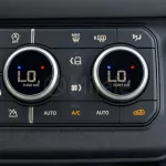 2023 LAND ROVER DEFENDER 130 X-DYNAMIC SE P400 3.0L PETROL AT AWD – SANTORINI BLACK - Thumbnail 11