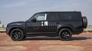 2023 LAND ROVER DEFENDER 130 X-DYNAMIC HSE P400 3.0L PETROL AT AWD – SANTORINI BLACK