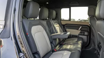 2023 LAND ROVER DEFENDER 130 X-DYNAMIC HSE P400 3.0L PETROL AT AWD – SANTORINI BLACK