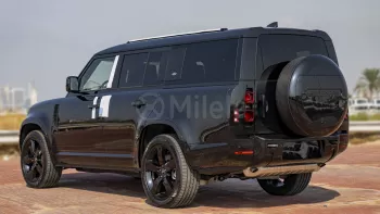 2023 LAND ROVER DEFENDER 130 X-DYNAMIC HSE P400 3.0L PETROL AT AWD – SANTORINI BLACK