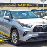 Toyota Highlander Limited 2.5L Hybrid Silver Color 2023 Model Year - Thumbnail 3