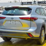 Toyota Highlander Limited 2.5L Hybrid Silver Color 2023 Model Year - Thumbnail 7