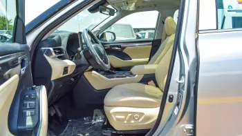 Toyota Highlander Limited 2.5L Hybrid Silver Color 2023 Model Year