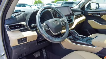 Toyota Highlander Limited 2.5L Hybrid Silver Color 2023 Model Year