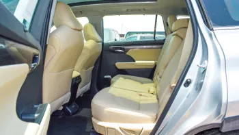 Toyota Highlander Limited 2.5L Hybrid Silver Color 2023 Model Year