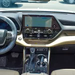 Toyota Highlander Limited 2.5L Hybrid Silver Color 2023 Model Year - Thumbnail 11
