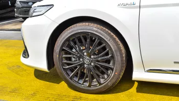 Toyota Camry Hybrid 2.5L White Color 2023 Model Year