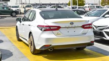 Toyota Camry Hybrid 2.5L White Color 2023 Model Year
