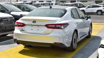 Toyota Camry Hybrid 2.5L White Color 2023 Model Year