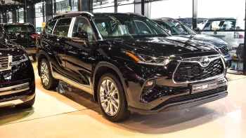 Toyota Highlander Limited 2.5L 2023 Model Year Black Color