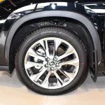 Toyota Highlander Limited 2.5L 2023 Model Year Black Color - Thumbnail 4