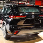 Toyota Highlander Limited 2.5L 2023 Model Year Black Color - Thumbnail 6