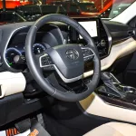 Toyota Highlander Limited 2.5L 2023 Model Year Black Color - Thumbnail 11