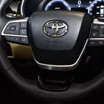 Toyota Highlander Limited 2.5L 2023 Model Year Black Color - Thumbnail 16