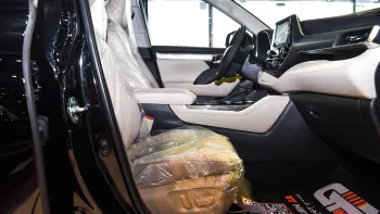 Toyota Highlander Limited 2.5L 2023 Model Year Black Color