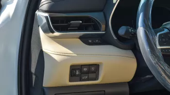 Toyota Highlander Limited 2.5L Hybrid 2023 Model Year Silver Color