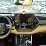 Toyota Highlander Limited 2.5L Hybrid 2023 Model Year Silver Color - Thumbnail 16