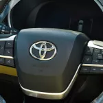 Toyota Highlander Limited 2.5L Hybrid 2023 Model Year Silver Color - Thumbnail 23