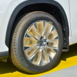 Toyota Highlander Limited 2.5L Hybrid 2023 Model Year Silver Color - Thumbnail 3