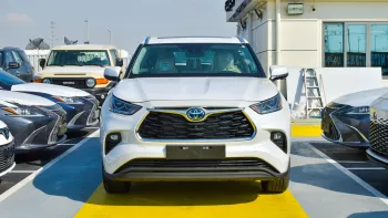 Toyota Highlander Limited 2.5L Hybrid 2023 Model Year Silver Color