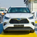 Toyota Highlander Limited 2.5L Hybrid 2023 Model Year Silver Color - Thumbnail 2