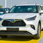 Toyota Highlander Limited 2.5L Hybrid 2023 Model Year Silver Color - Thumbnail 1