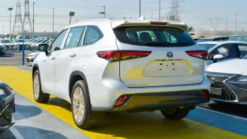 Toyota Highlander Limited 2.5L Hybrid 2023 Model Year Silver Color