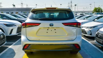 Toyota Highlander Limited 2.5L Hybrid 2023 Model Year Silver Color