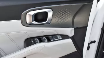 Kia Sorento 2.5L Full Option 2023 Model Year White Color
