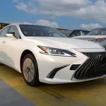 Lexus ES300 Hybrid V4 2.5L 2023 Model Year White Color - Thumbnail 1