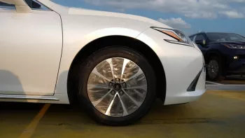 Lexus ES300 Hybrid V4 2.5L 2023 Model Year White Color